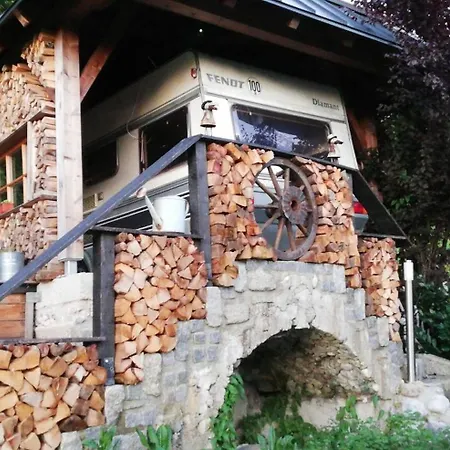 Basislager Kaiser Kaiserhaus * אבס